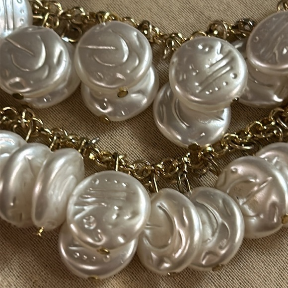 White 2 row necklace & bracelet - Picture 6 of 8